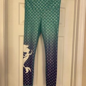 Women’s size medium Disney leggings